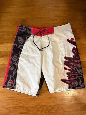 Animal Worldwide Freeride Y2K Tribal Print Board Shorts Men's XL